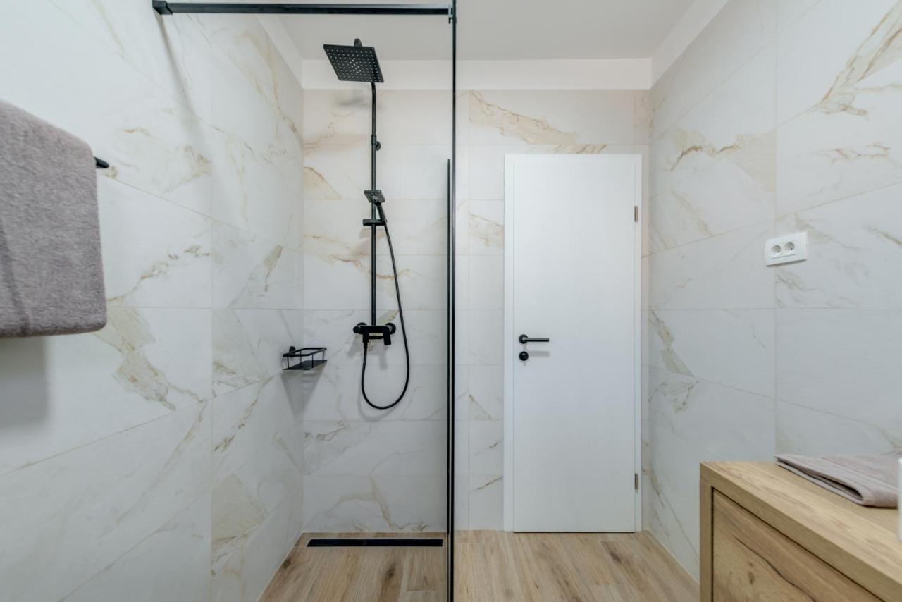 Beachfront Apartments Σπλιτ Εξωτερικό φωτογραφία